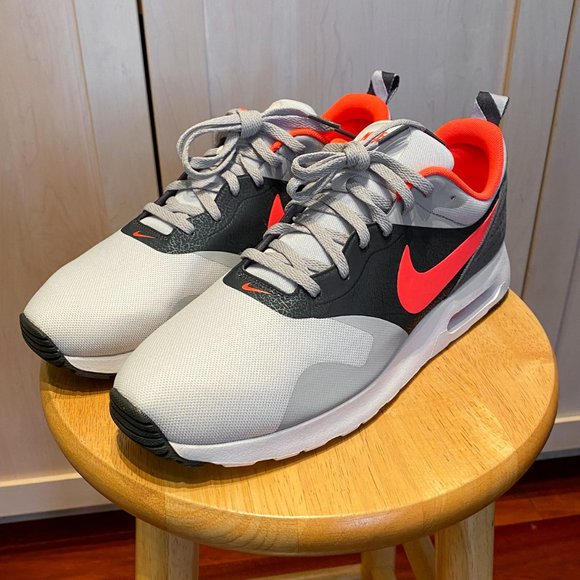 Nike Other - New Nike Air Max Tavas (2015) Size 10